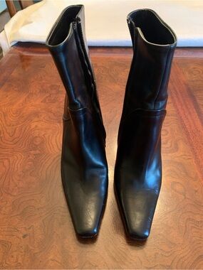 Y2K vintage Via Spiga Black Leather Square-Toe Block Heel Ankle Boots